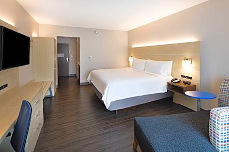 1 King Standard Extra Floor Space