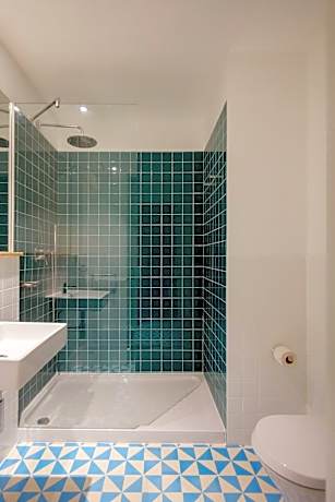 Twin Room with Private Bathroom