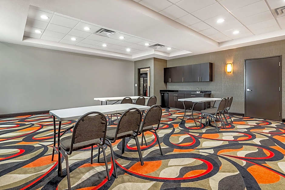 Best Western Plus Cowetas 1st Hotel