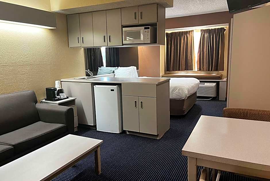Microtel Inn & Suites By Wyndham Houston