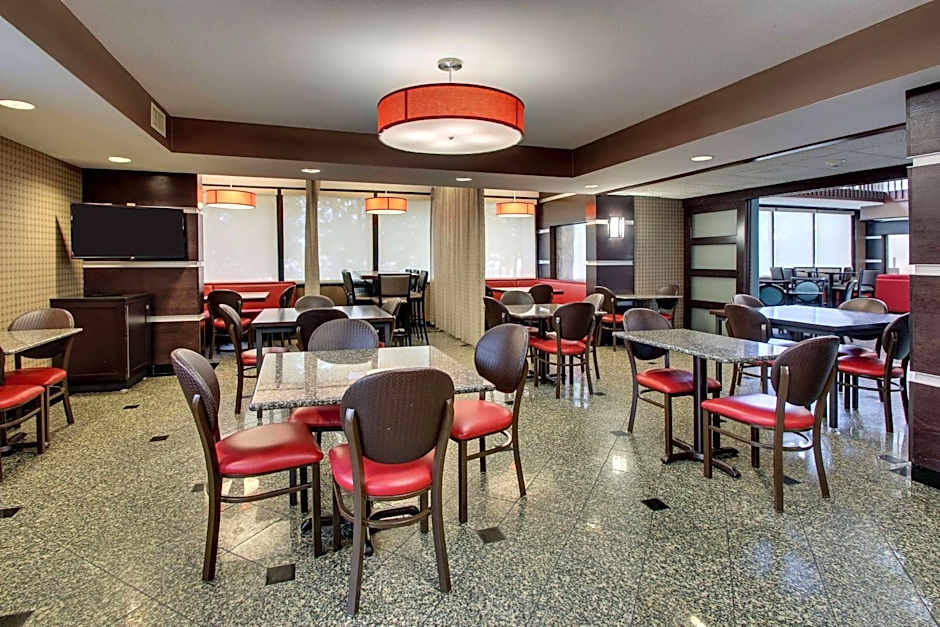 Heritage Inn & Suites The Woodlands, Trademark by Wyndham