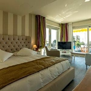 La Dolce Vita Hotel