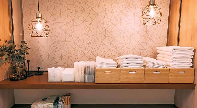 R Hotel The Atelier Shinsaibashi East – Osaka, 