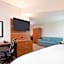 Holiday Inn Express & Suites Panama City Beach - Beachfront By IHG