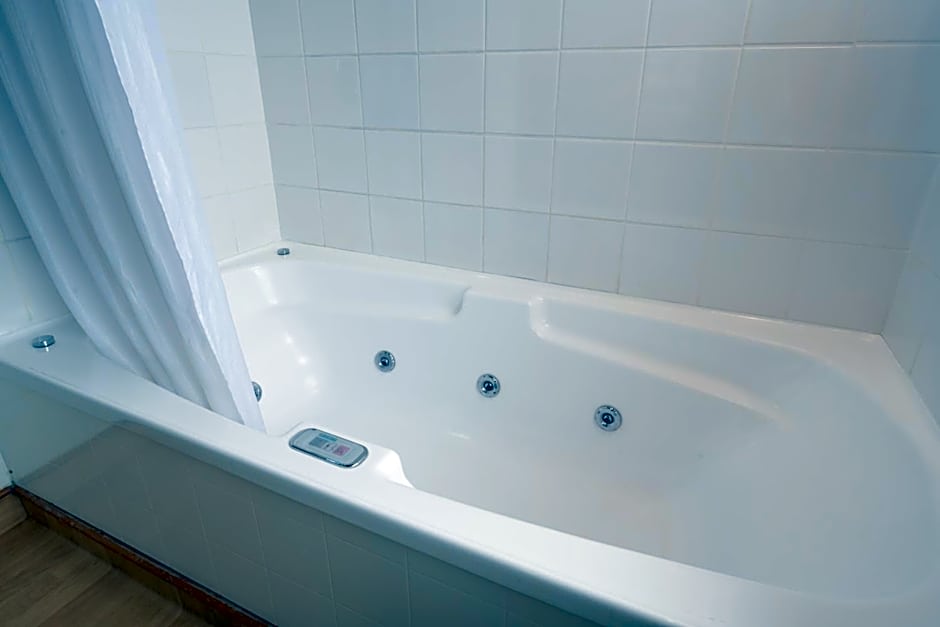 Riverside hotel Marlborough