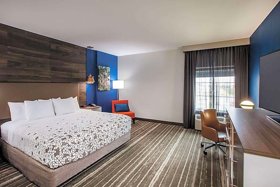 La Quinta Inn & Suites by Wyndham Owasso