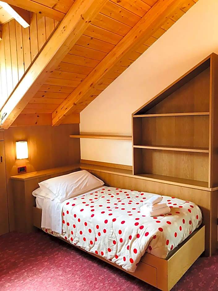 Rifugio Capanna Passo Valles