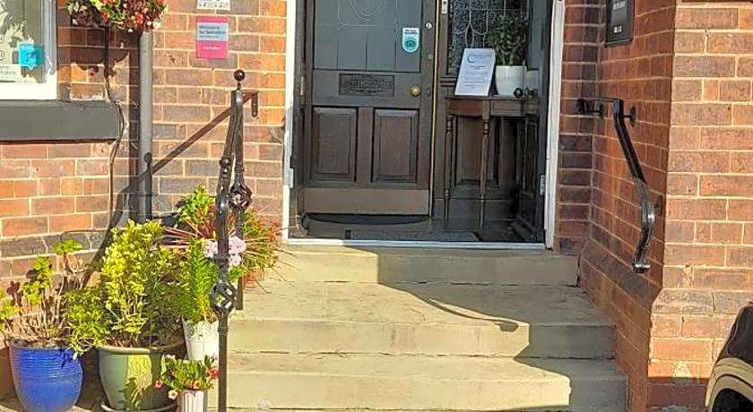 Crescent Lodge Guest House