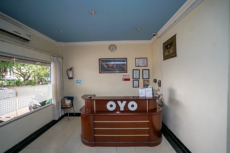 OYO 448 Hotel Central