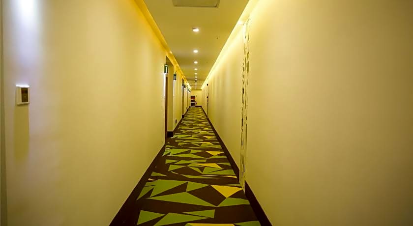 Vatica Xuzhou High Speed Railway Station Hotel