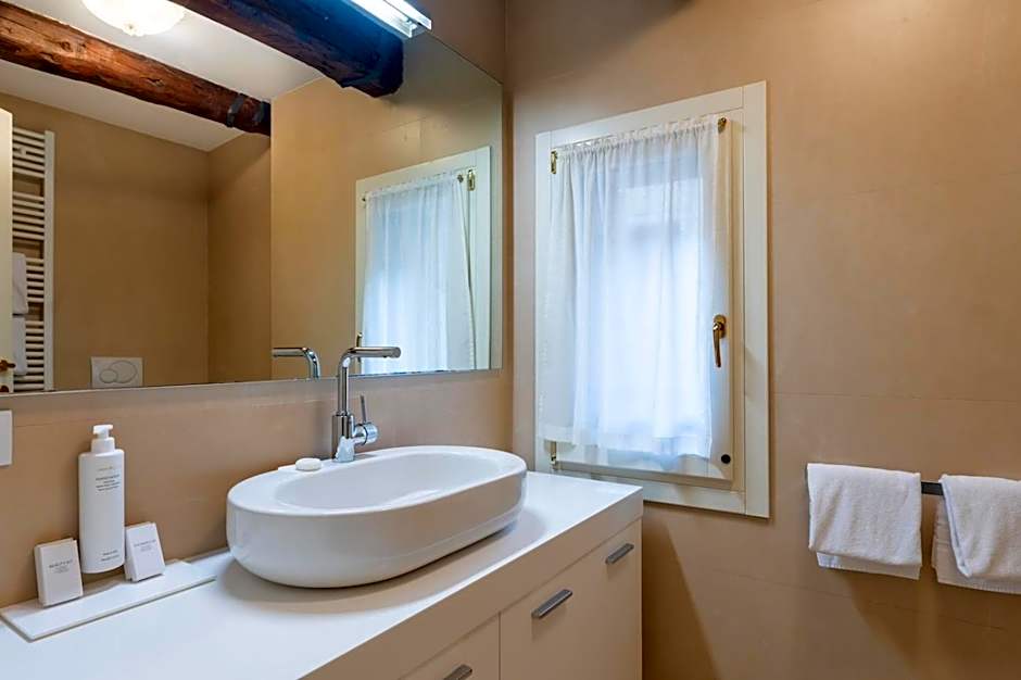 San Teodoro Palace - Luxury Apartments