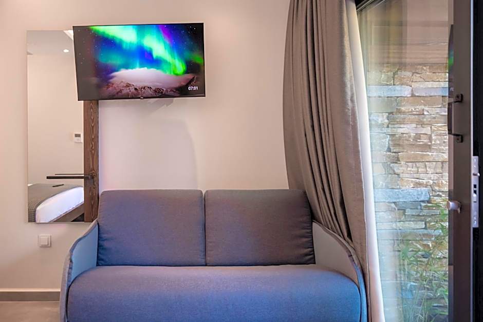 Sylvia Camping & Luxury Suites, Panel Hospitality Homes & Villas