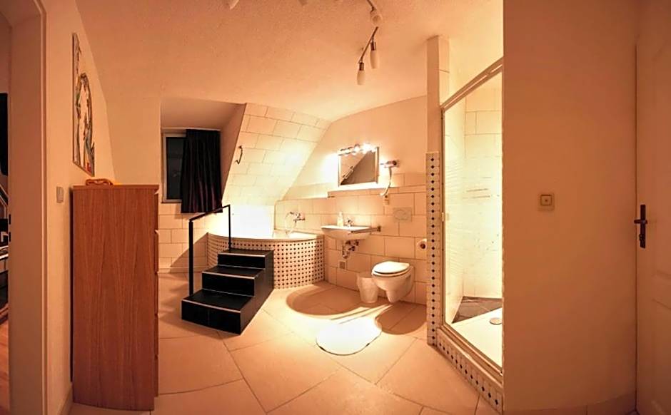 Balthasar Neumann Speiserei & Gästehaus - Zentrum Brühl -E-Ladestation, nähe Phantasialand