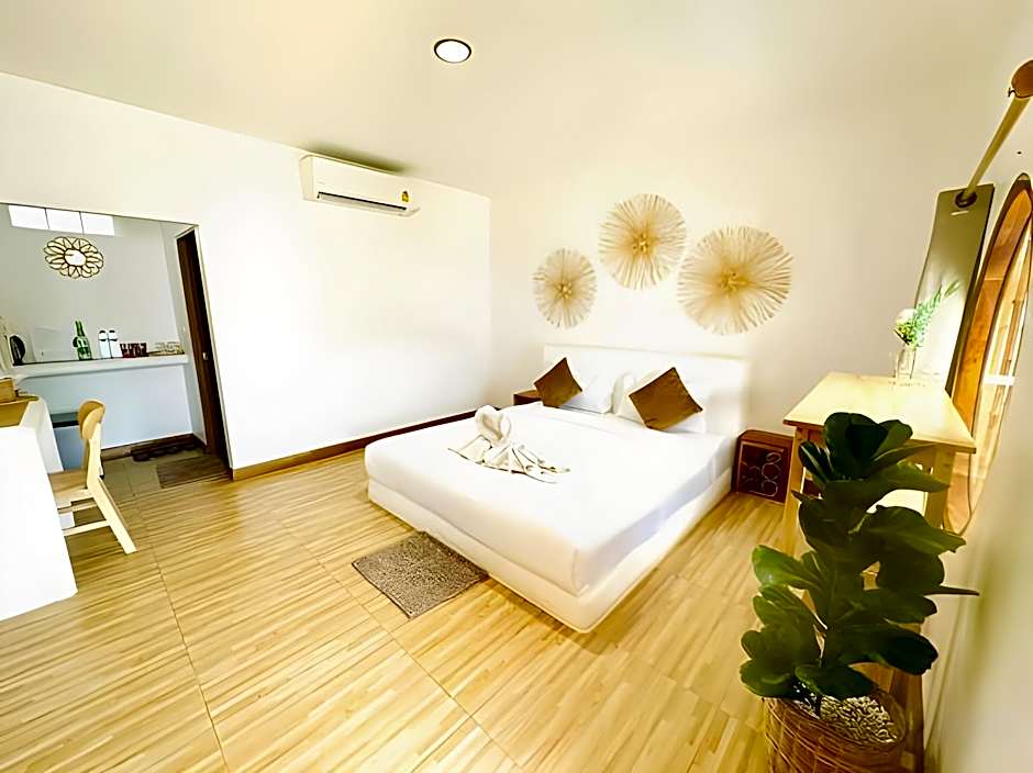 At The Beach Koh Larn