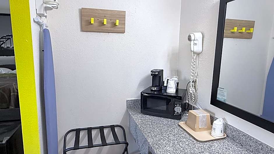 Super 8 by Wyndham Monticello AR