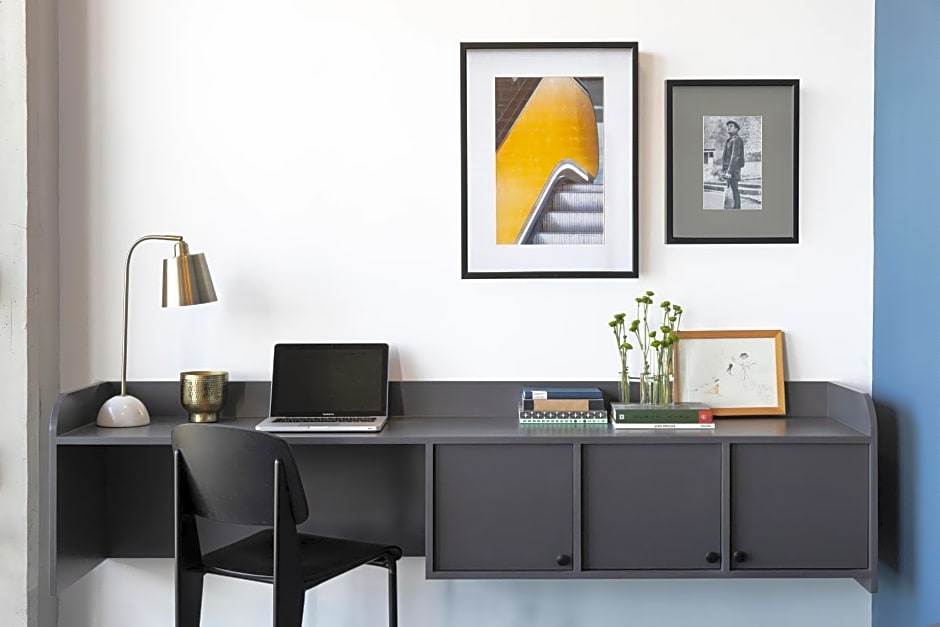 Loft In The Heart Of Americana, Have An Artsy Stay