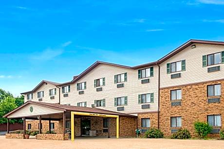 Super 8 by Wyndham St. Clair MO