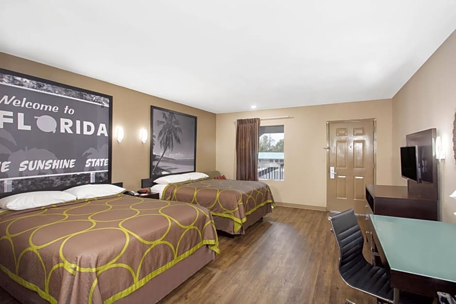 Super 8 by Wyndham Pensacola NAS Area
