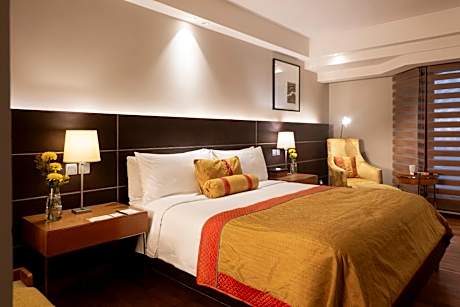 Luxury Room - 10% discount on Food & soft beverages, Laundry & Spa