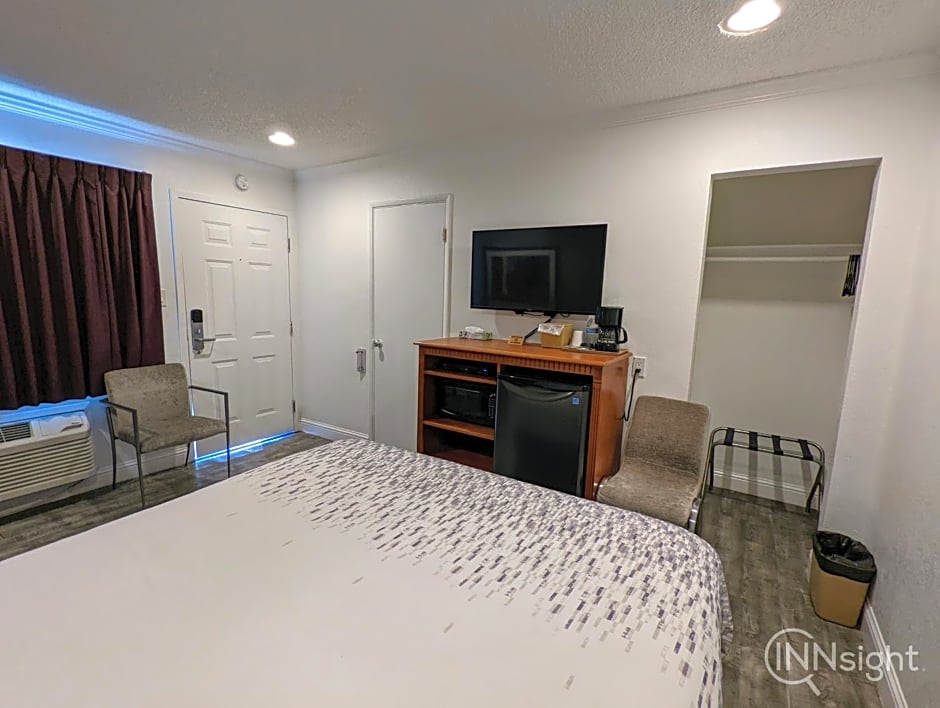 Deluxe Inn