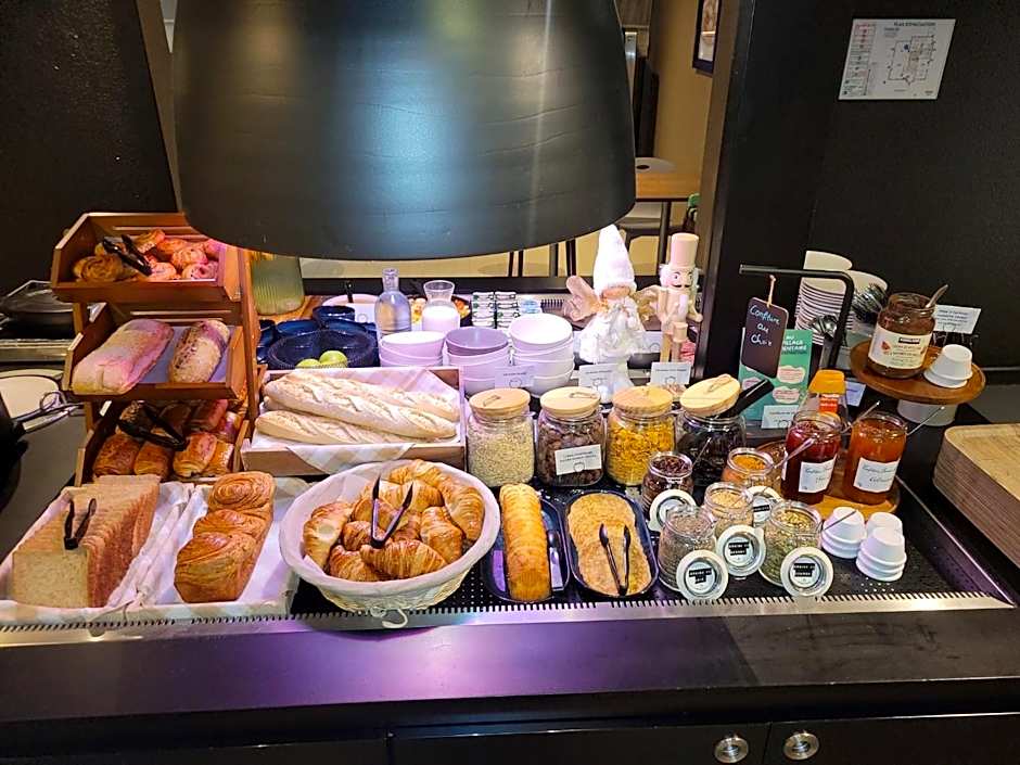 Campanile Villejust - za Courtaboeuf