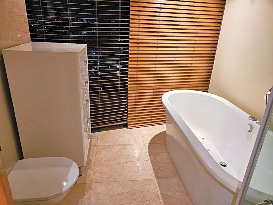 The Pearls of Umhlanga, or Oceans Apts