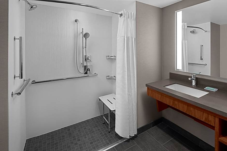 Courtyard by Marriott Pittsburgh University Center