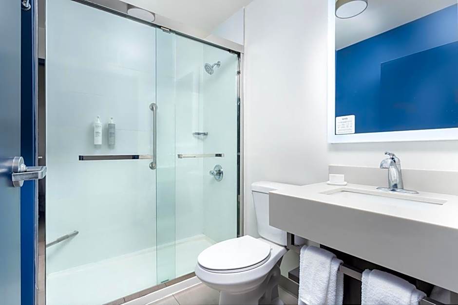 Spark by Hilton Clarion