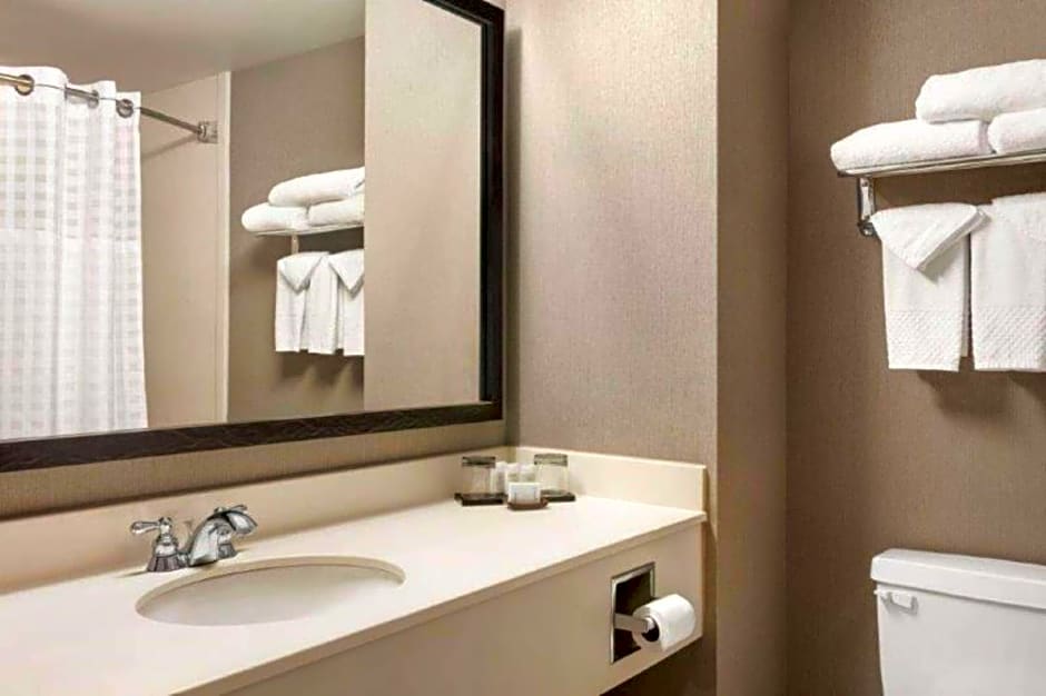 Embassy Suites Northwest Arkansas - Hotel, Spa & Convention Center