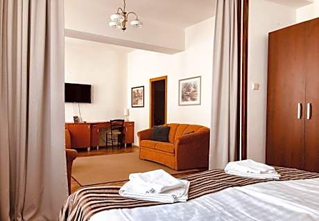 Studio Apartment