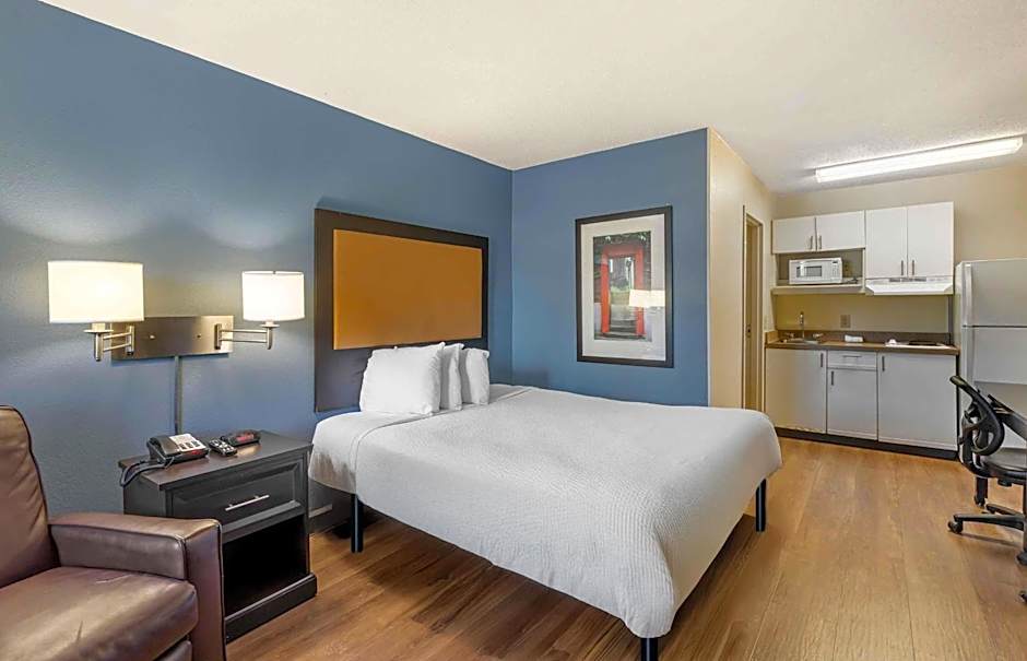 Photo 1 of 5 of Studio 1 Queen Bed, Accessible