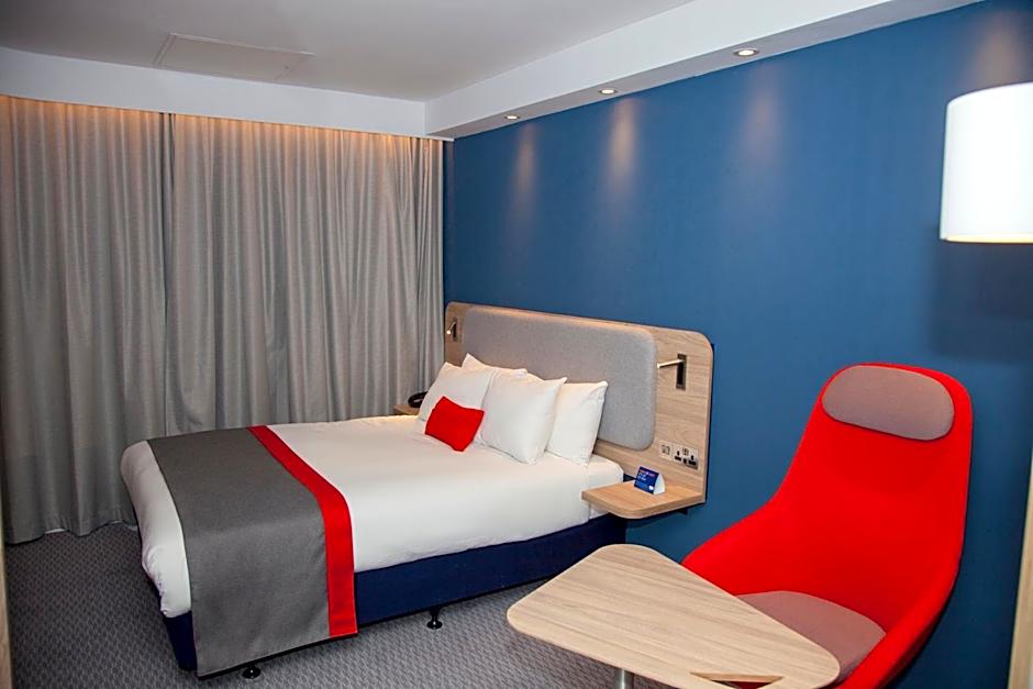 Holiday Inn Express Cardiff Bay By IHG