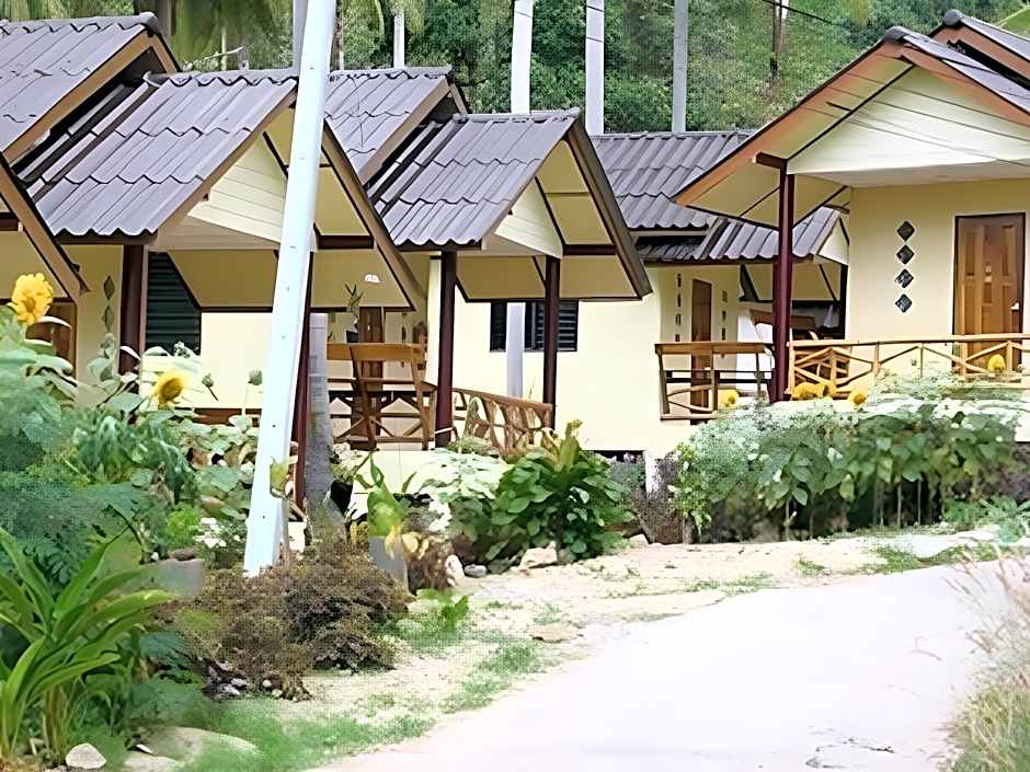 Day Night Bungalow & Bar