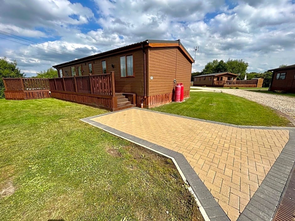 Buttercup Lodge With Hot Tub