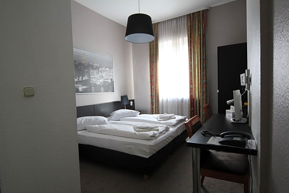 Carlton Hotel