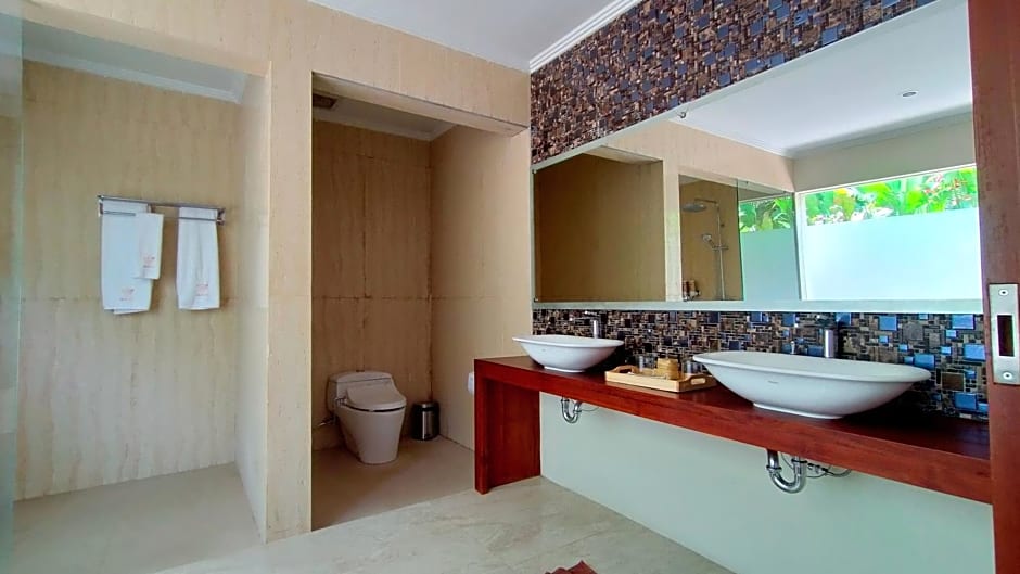 The Grand Villandra Resort Lovina