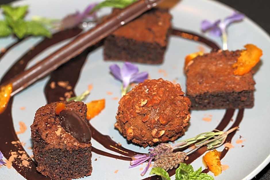 Valley View dullstroom - check in at The Highlander Hotel