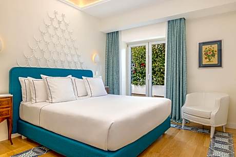 Deluxe Room, Accessible Guest Room, 1 King, Balcony