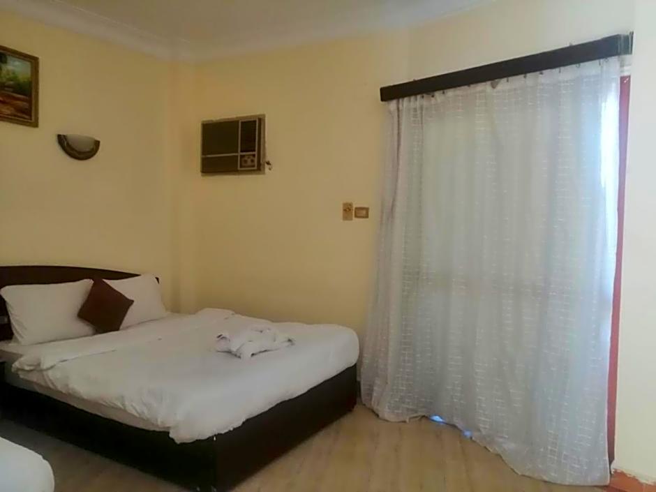 Eiffel Hotel Hurghada