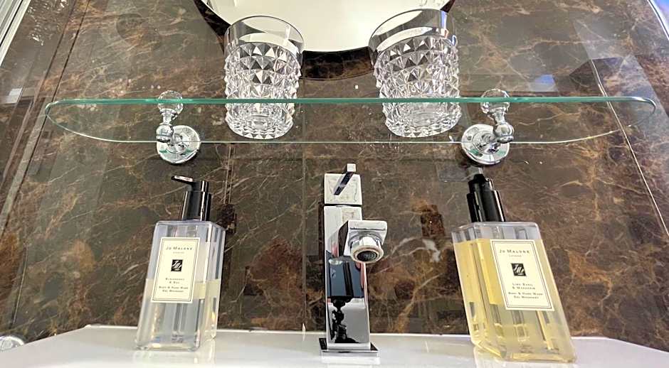 Bed And Breakfast King Plaza