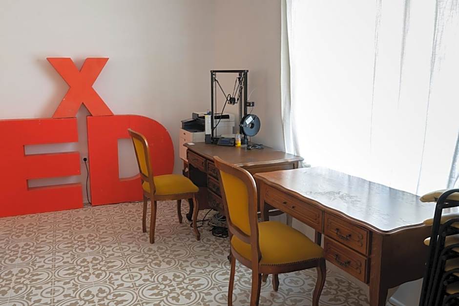 Beehive Hotel and CoWorking