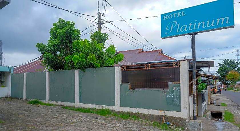 Urbanview Hotel Platinum Parepare