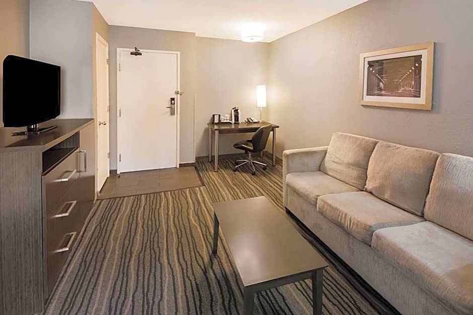 Best Western Riverside Inn