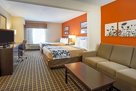 2 Queen Beds, Suite, Nonsmoking