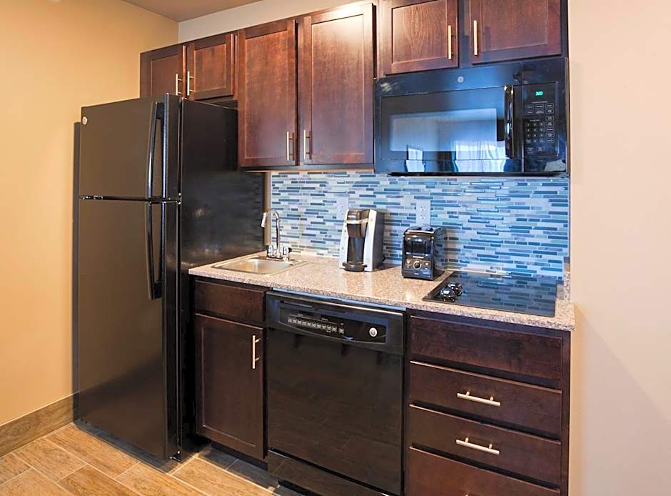 GrandStay Hotel & Suites Valley City