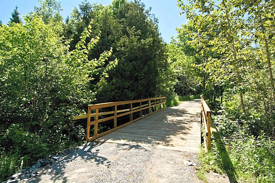 Aux Pignons Rouges Camping & Chalets