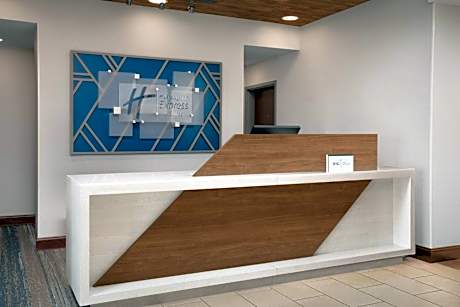 Holiday Inn Express & Suites Chambersburg By IHG