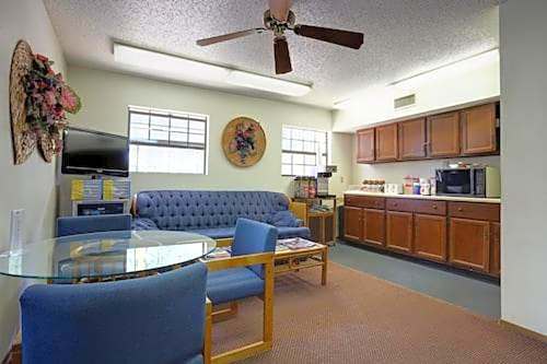 Country Side Inn