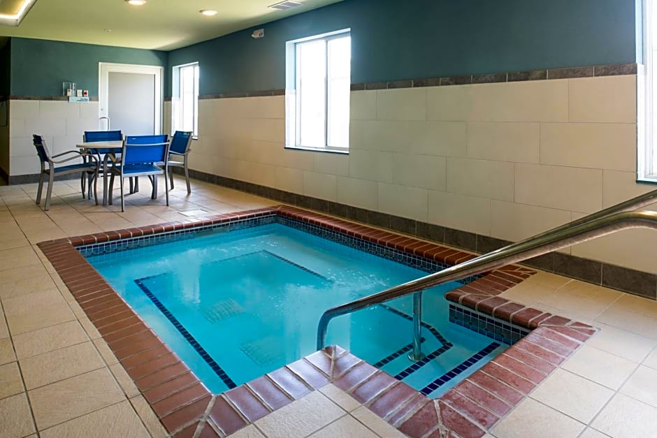Holiday Inn Express Hotel & Suites Burlington by IHG