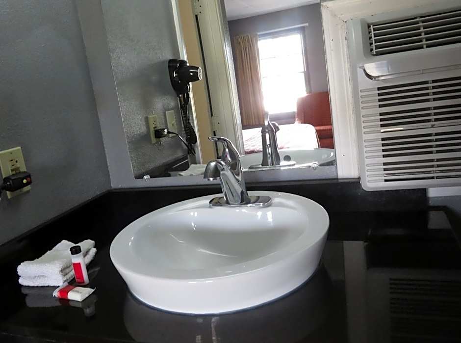 Travelodge by Wyndham Walterboro